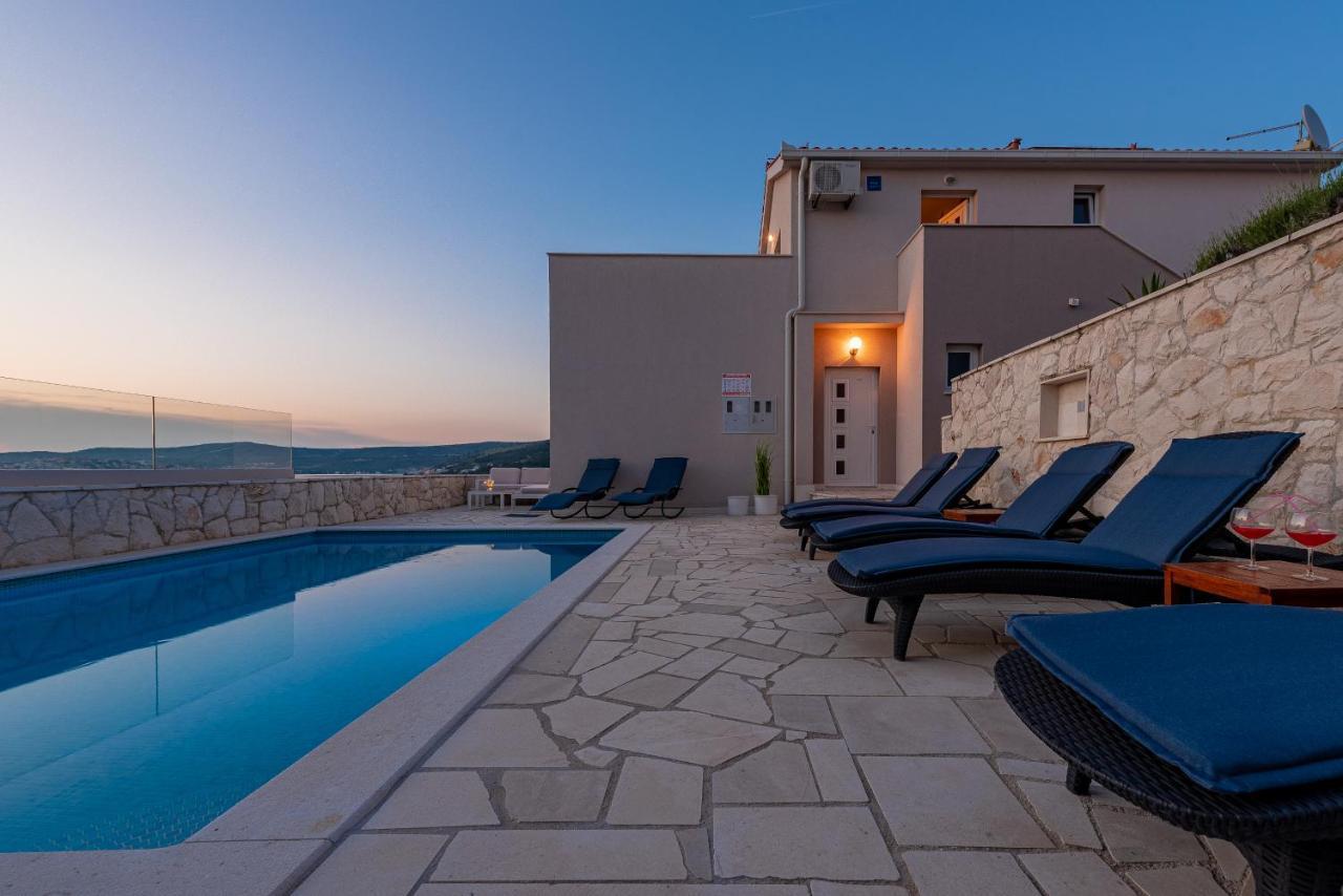 Villa Mona Apartments Ražanj Kültér fotó