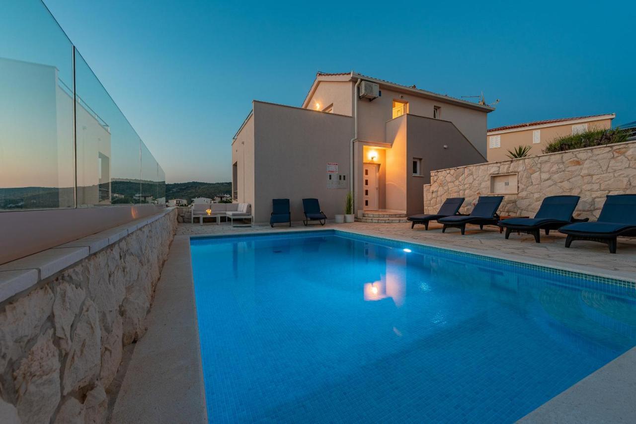 Villa Mona Apartments Ražanj Kültér fotó