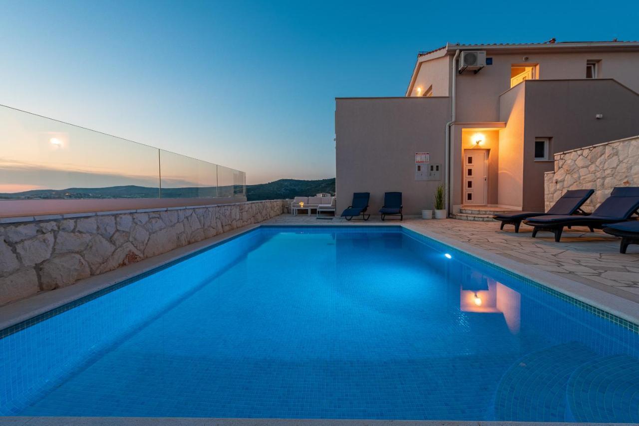 Villa Mona Apartments Ražanj Kültér fotó
