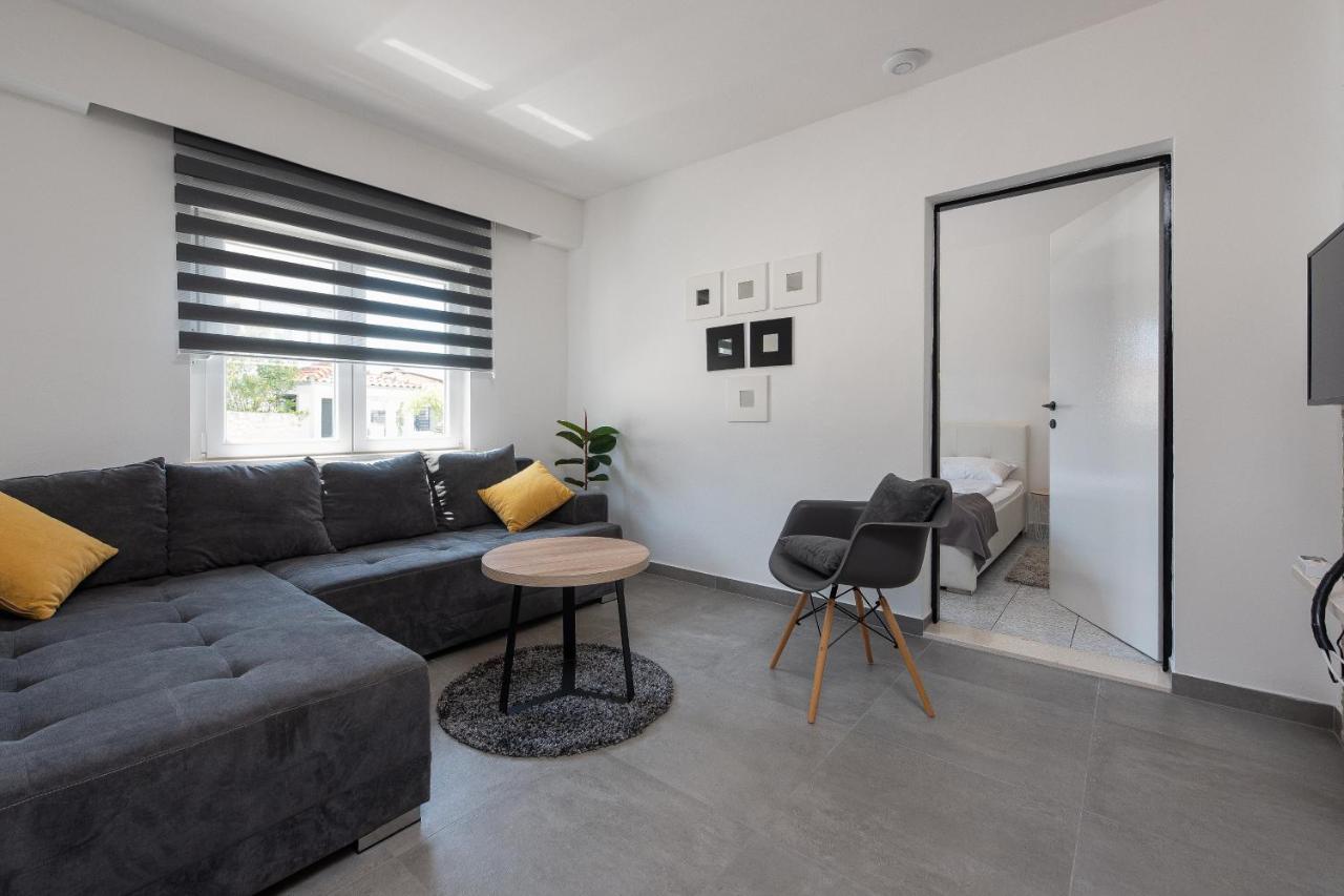 Villa Mona Apartments Ražanj Kültér fotó