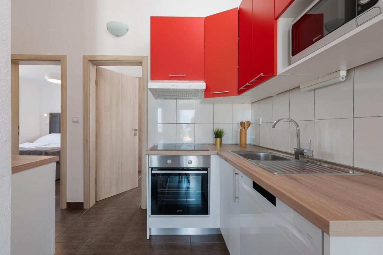 Villa Mona Apartments Ražanj Kültér fotó