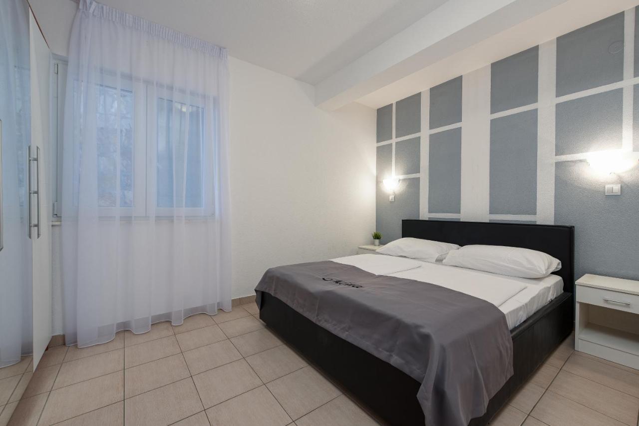 Villa Mona Apartments Ražanj Kültér fotó
